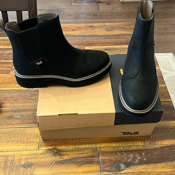 Teva Midform Boot - Picture 1 of 7